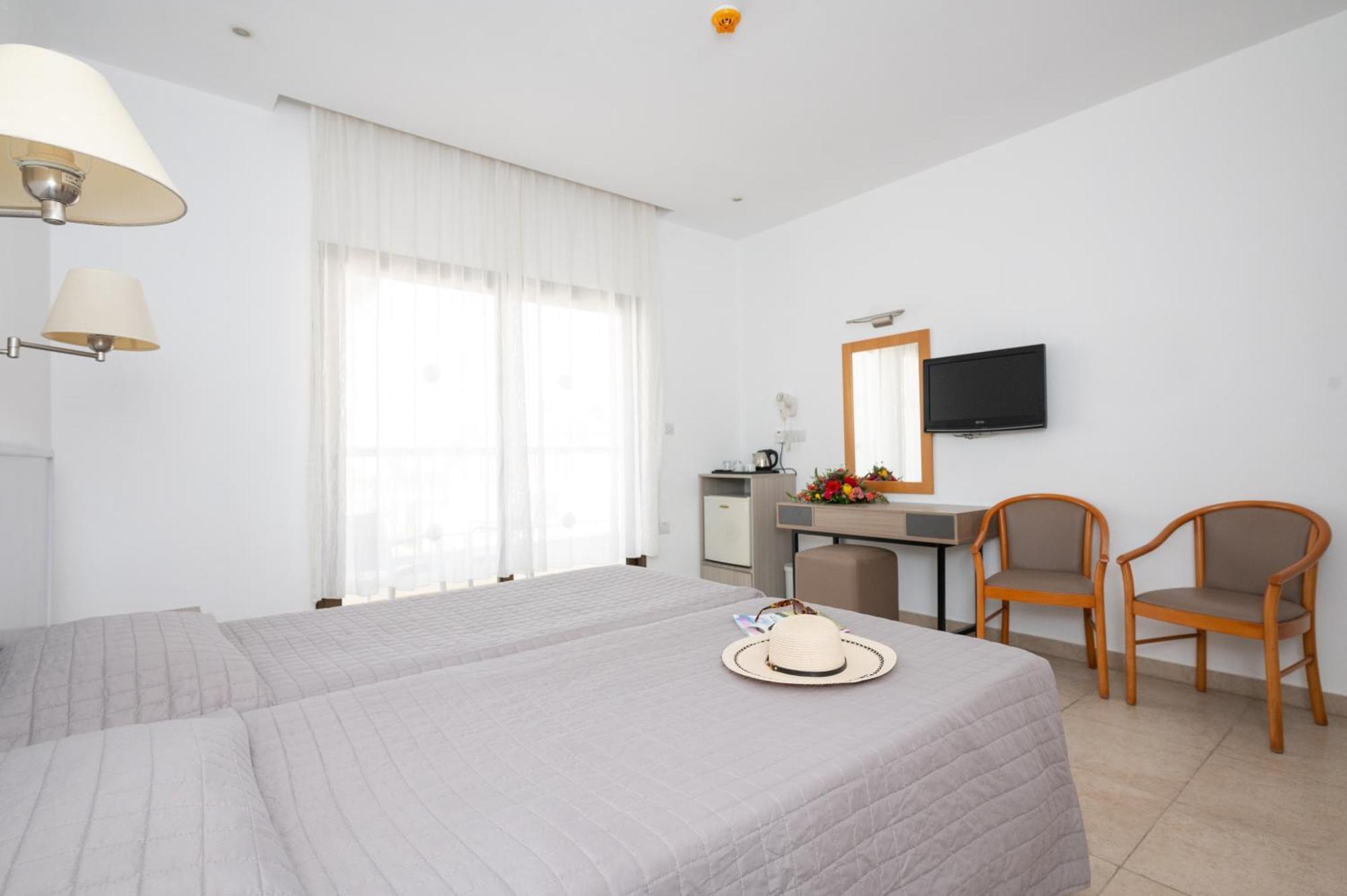 New Famagusta Hotel & Suites أيا نابا المظهر الخارجي الصورة