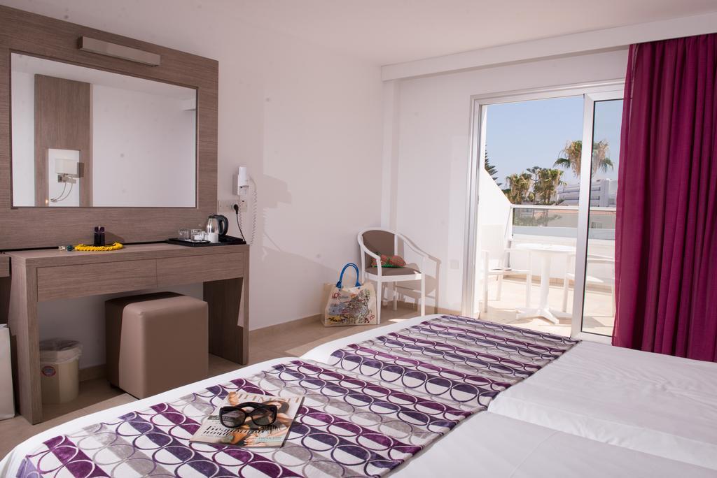 New Famagusta Hotel & Suites أيا نابا المظهر الخارجي الصورة